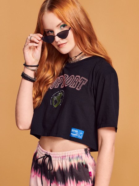 blusa cropped juvenil oversized save the planet look